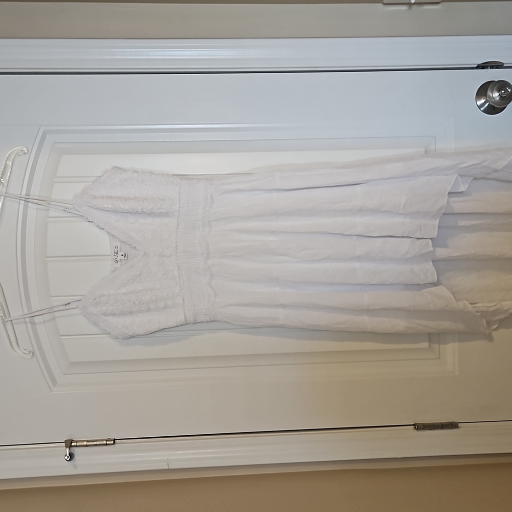 Beautiful white Liv & Lottie dress